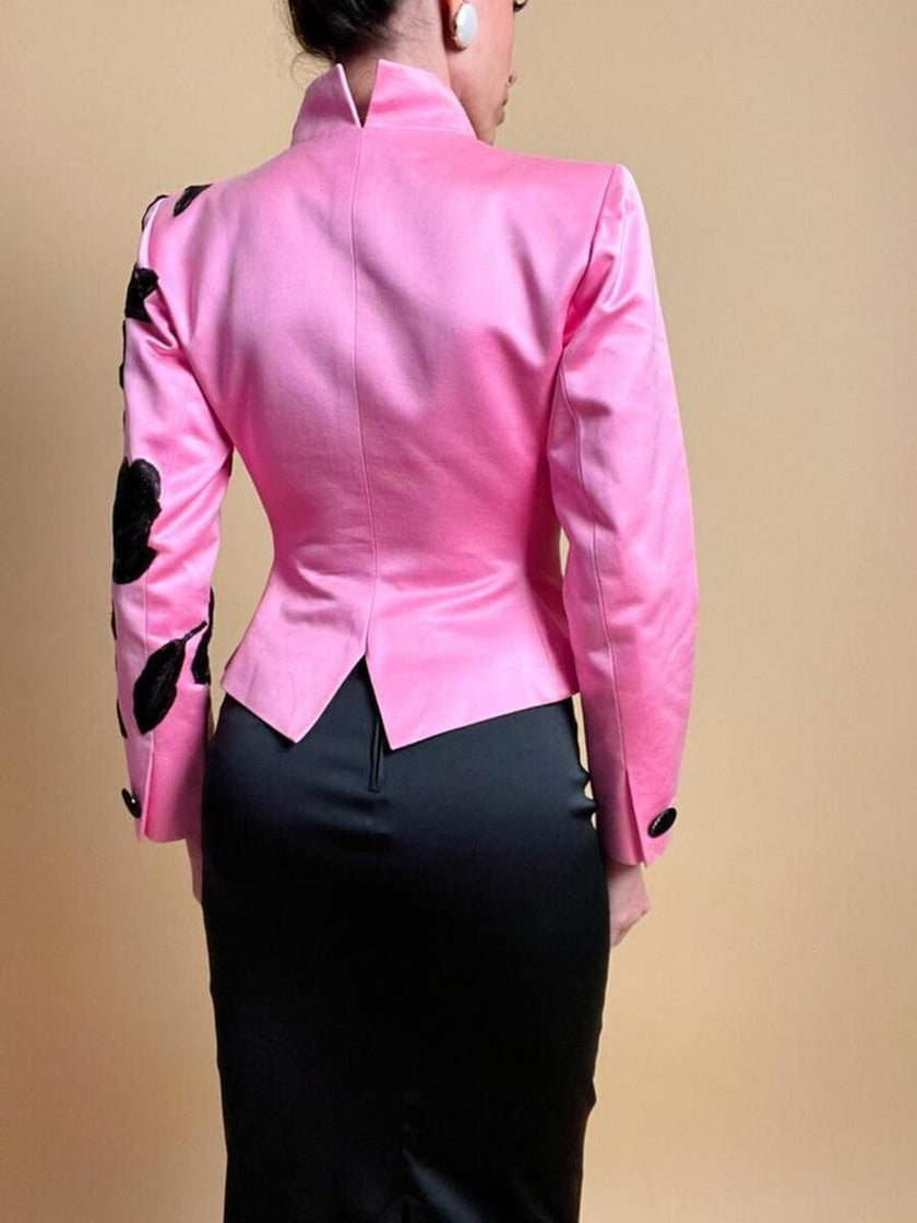 Blazer rosa con maxi fiori in paillettes nere 