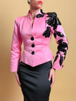 Blazer rosa con maxi fiori in paillettes nere 