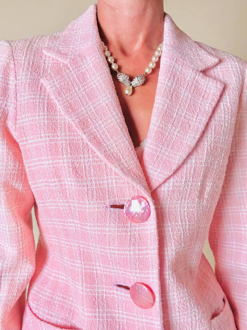Blazer rosa con maxi bottoni intarsiati di madreperla “Gai Mattiolo Couture”