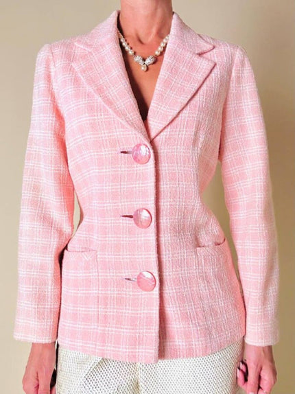 Blazer rosa con maxi bottoni intarsiati di madreperla “Gai Mattiolo Couture”