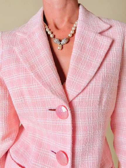 Blazer rosa con maxi bottoni intarsiati di madreperla “Gai Mattiolo Couture”