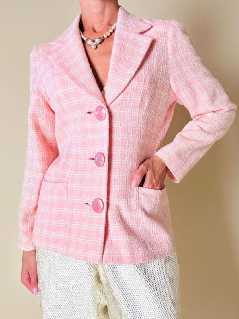 Blazer rosa con maxi bottoni intarsiati di madreperla “Gai Mattiolo Couture”