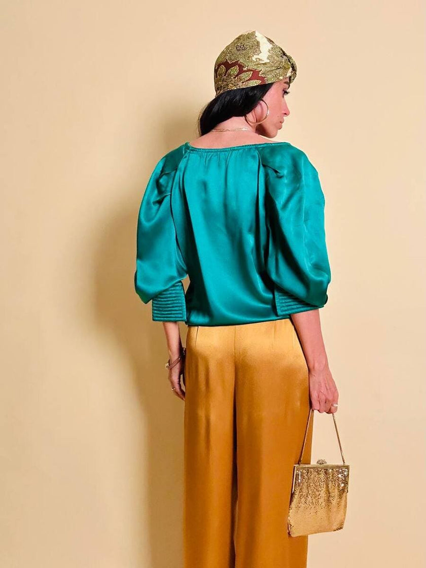 Blusa in raso di seta verde smeraldo 
