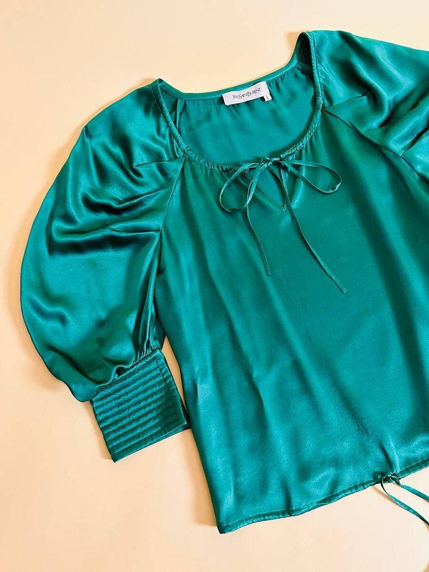 Blusa in raso di seta verde smeraldo 