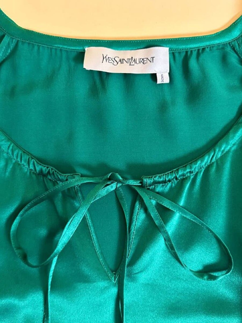 Blusa in raso di seta verde smeraldo 