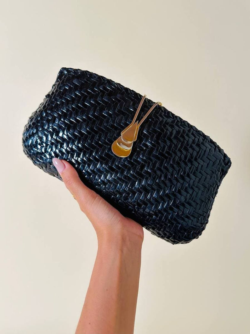 Borsa in midollino blu notte con tracolla in catena