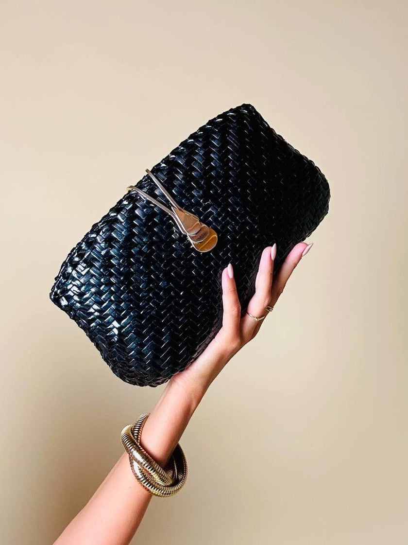 Borsa in midollino blu notte con tracolla in catena