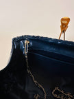 Borsa in midollino blu notte con tracolla in catena