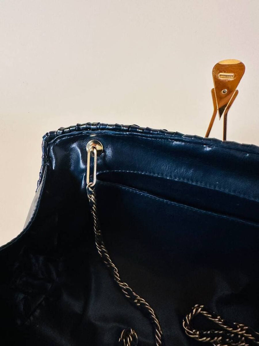 Borsa in midollino blu notte con tracolla in catena