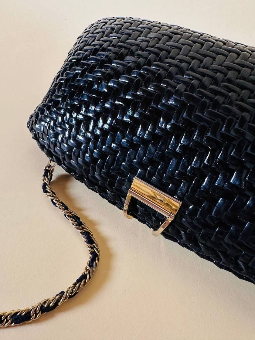 Borsa in midollino blu notte con tracolla in catena
