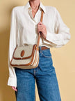 Sac bandoulière en tissu logoté couleur corde et cuir fauve 