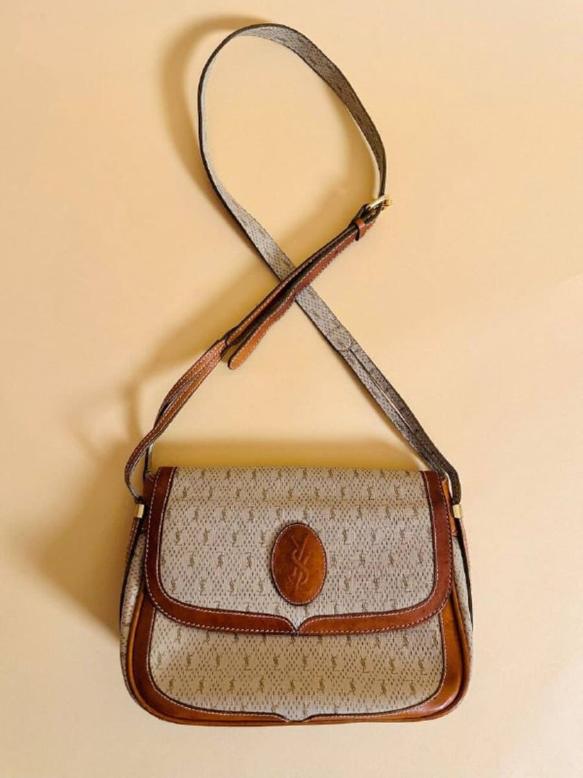 Sac bandoulière en tissu logoté couleur corde et cuir fauve 
