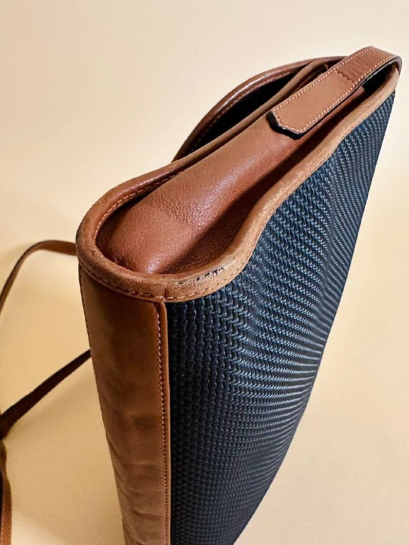 Borsa messanger in tessuto nero e pelle cuoio 