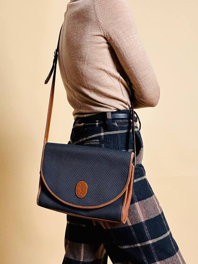 Borsa messanger in tessuto nero e pelle cuoio 