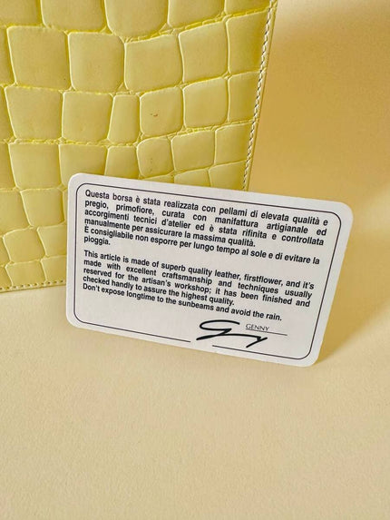 Borsa in pelle stampa coccodrillo giallo pastello “Genny”