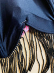 Bustier in velluto nero con frange di perline e rosa in raso rosa 