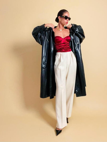 Bustier in raso stretch rosso cardinale con rosa ricamata a mano