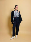 Camicia a righe bianche e blu 