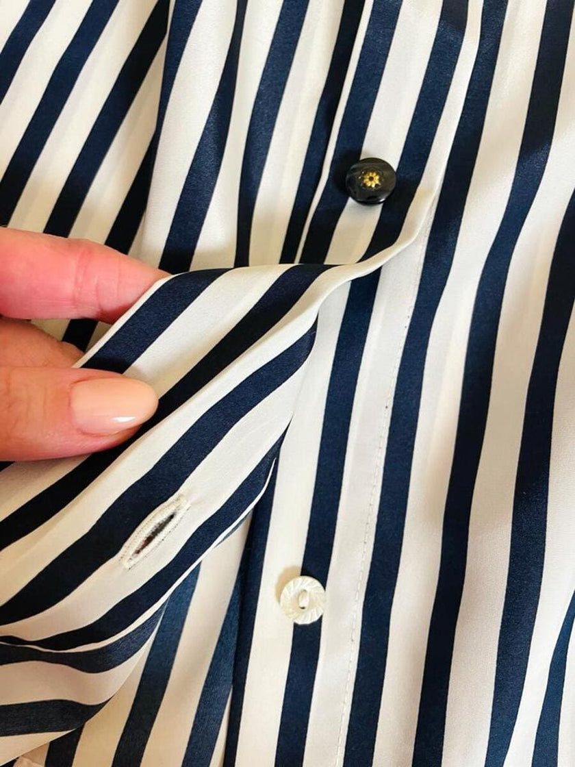 Camicia a righe bianche e blu 