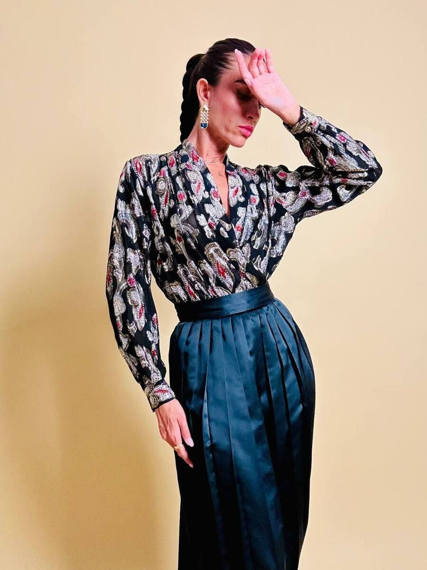 Camicia body in georgette Jaquard nera con fantasia arabesca in lamè