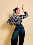 Camicia body in georgette Jaquard nera con fantasia arabesca in lamè
