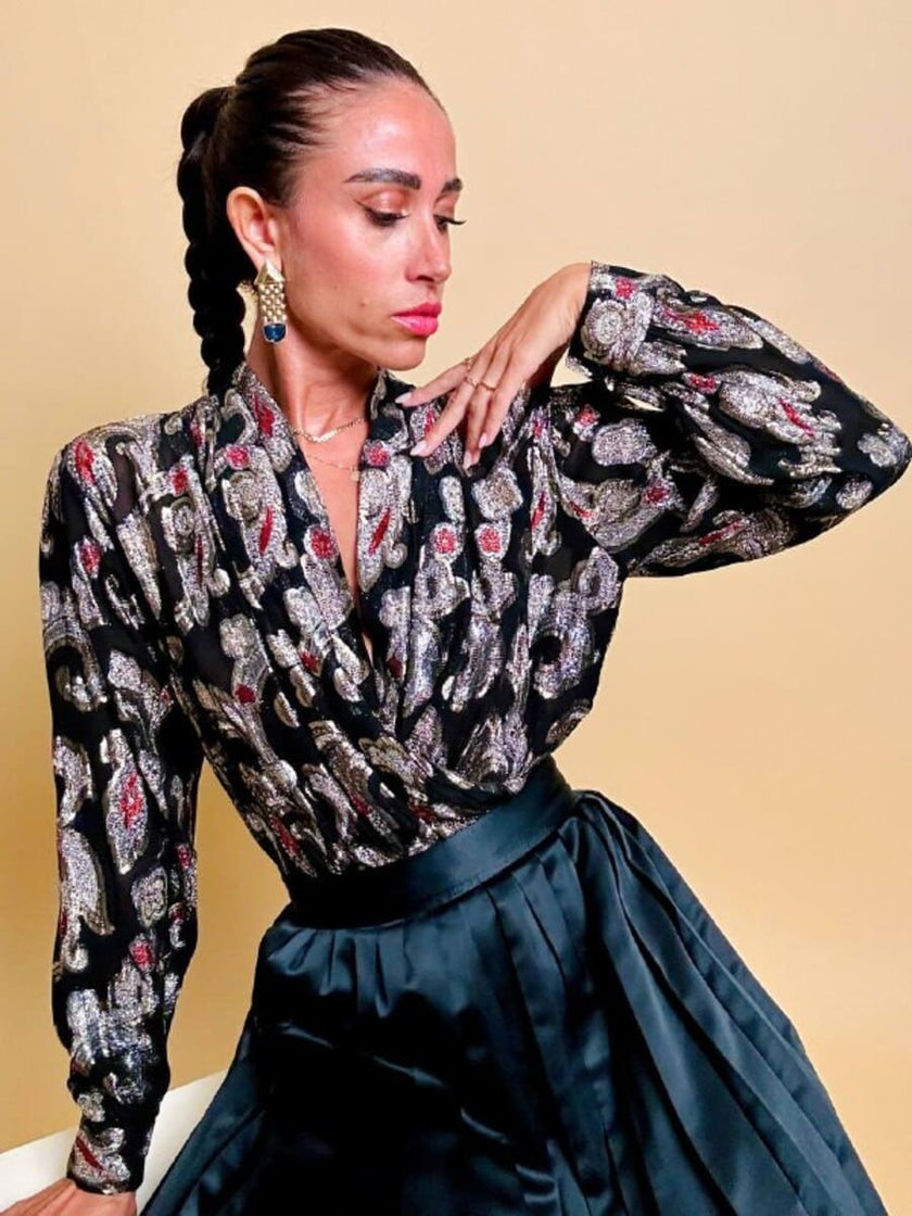 Camicia body in georgette Jaquard nera con fantasia arabesca in lamè