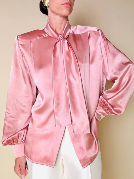 Camicia con fiocco al collo in raso di seta rosa 
