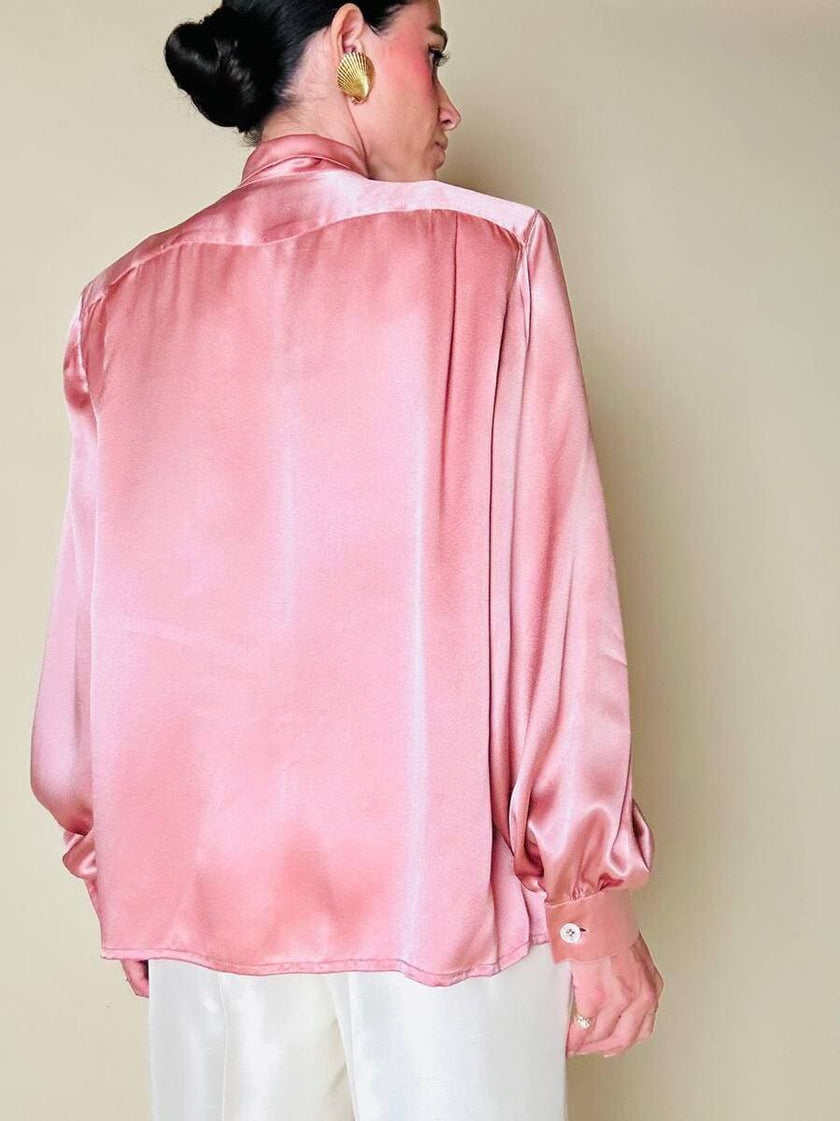 Camicia con fiocco al collo in raso di seta rosa 