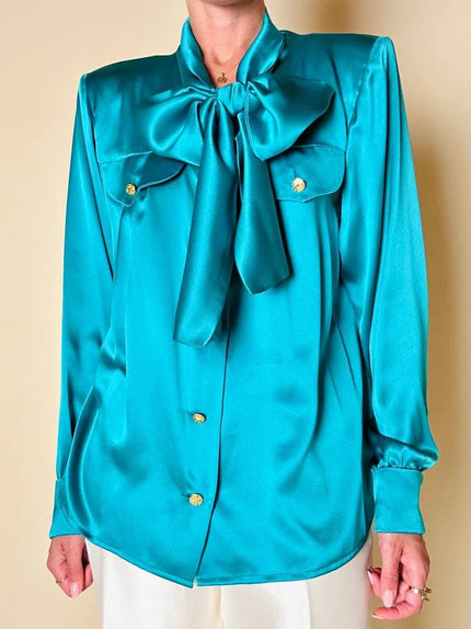Camicia con fiocco al collo in raso di seta verde Caraibi “Ivana Zanini”