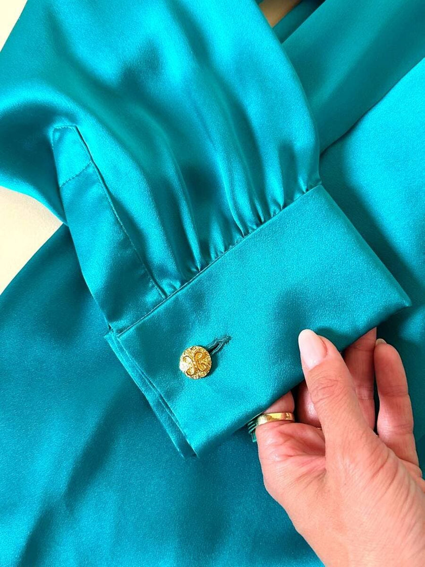 Camicia con fiocco al collo in raso di seta verde Caraibi “Ivana Zanini”