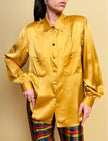 Camicia in seta color ambra con bottoni cuore