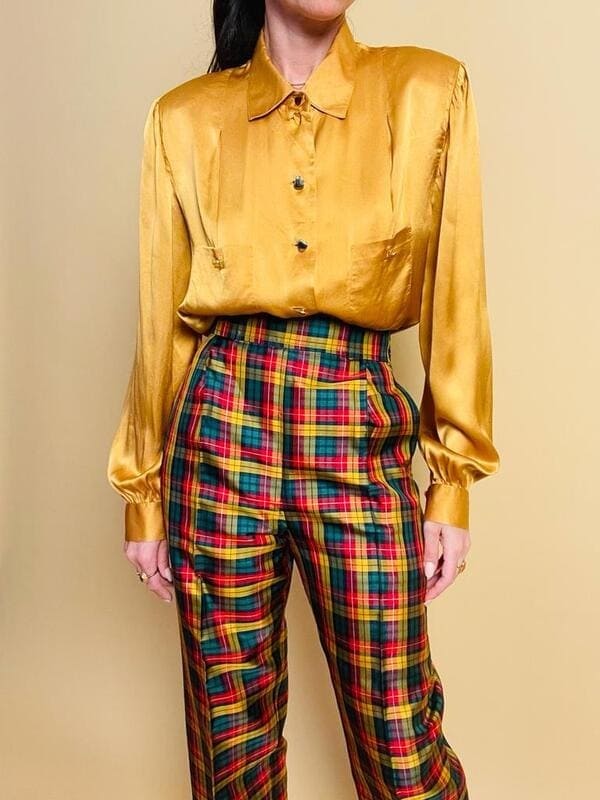 Camicia in seta color ambra con bottoni cuore