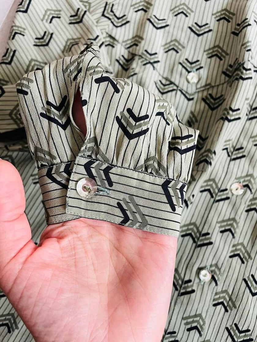 Camicia in seta fantasia verde lichene 