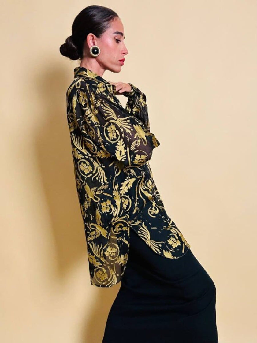 Chemise en mousseline dévoré noire avec damas en satin ambre