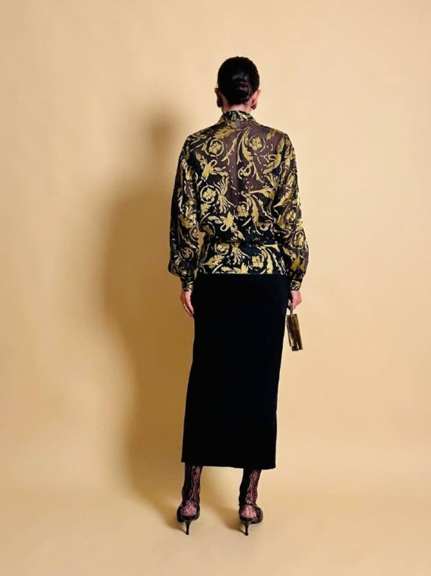 Chemise en mousseline dévoré noire avec damas en satin ambre