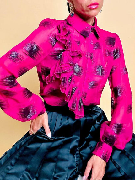 Camicia in chiffon ciclamino e lamé nero con volant plissé 