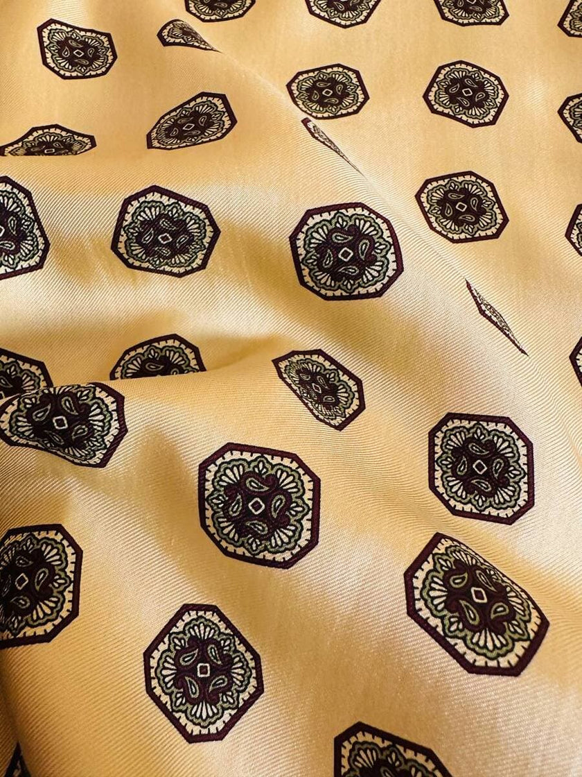 Camicia in drill di pura seta color crema fantasia cravatta 