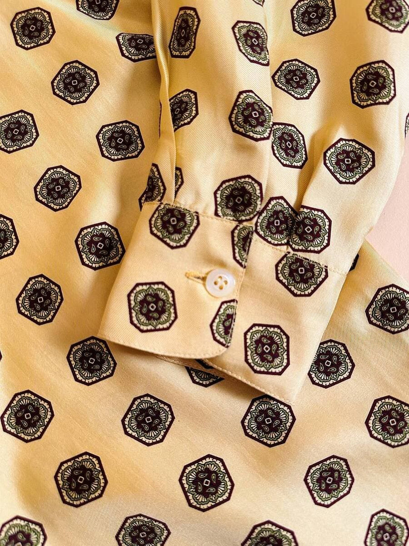 Camicia in drill di pura seta color crema fantasia cravatta 