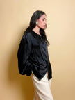 Camicia in raso di seta nero con rouches e bottoni gioiello