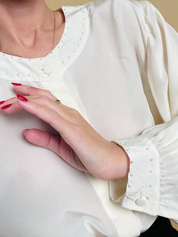 Camicia in seta avorio con micro perle