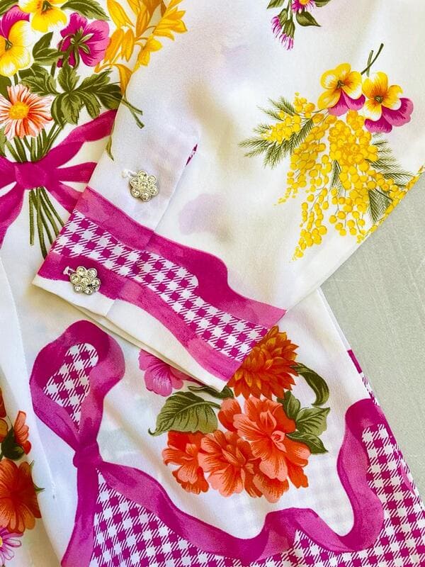 Camicia in seta fantasia floreale e vichy con bottoni gioiello