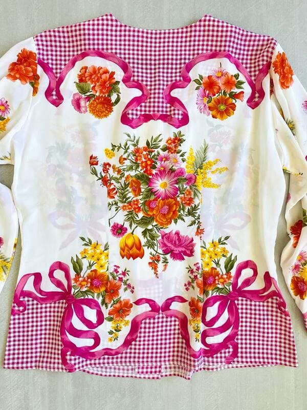 Camicia in seta fantasia floreale e vichy con bottoni gioiello