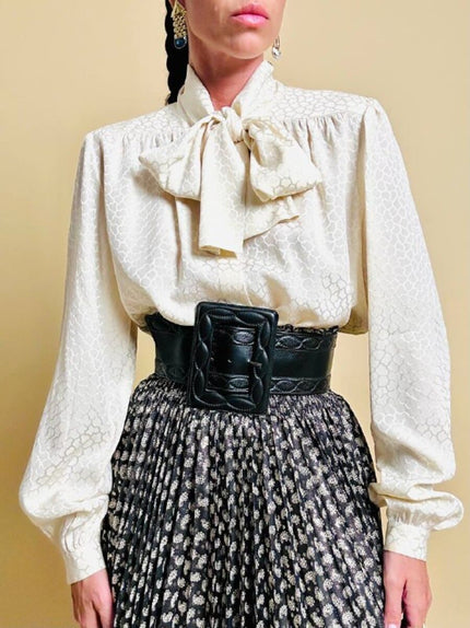 Camicia in seta Jaquard avorio con grande fiocco al collo