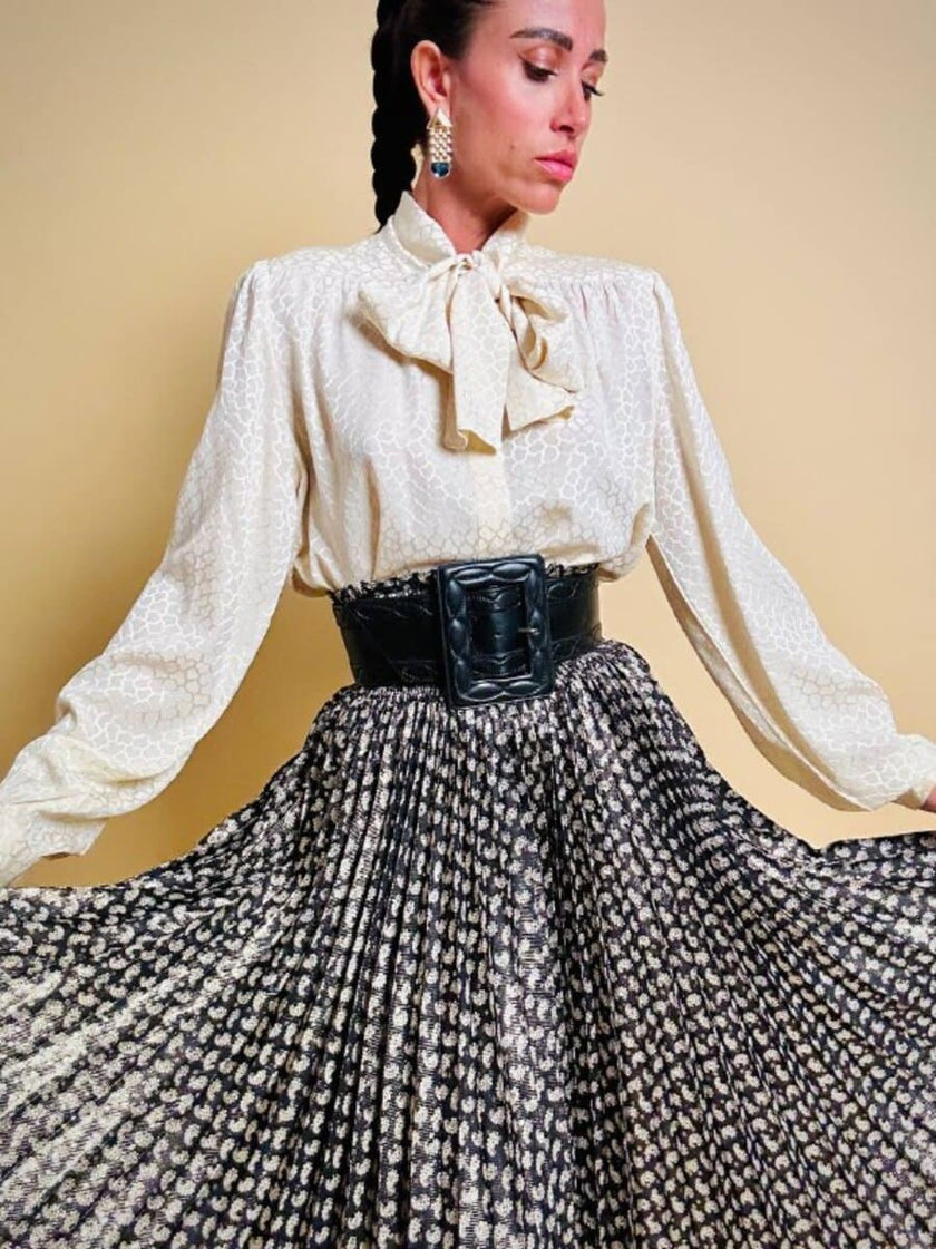 Camicia in seta Jaquard avorio con grande fiocco al collo