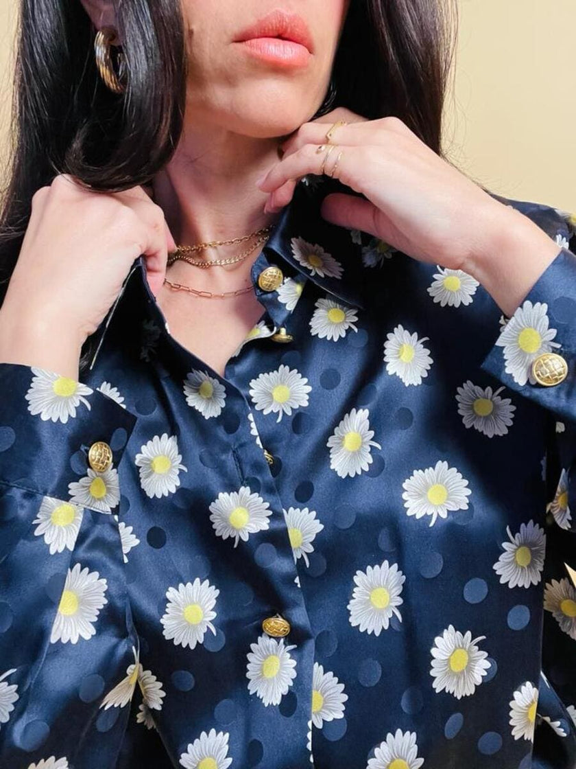 Camicia in raso di seta Jaquard blu notte fantasia margherite