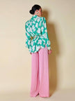 Camicia oversize in seta Jacquard fantasia floreale verde e bianca “Ballon”