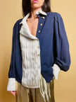 Camicia modello “cadetto” in seta Jaquard blu e raso bianco