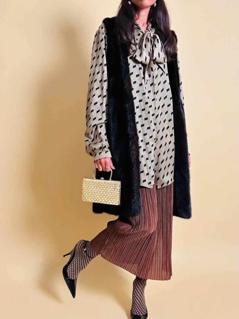 Camicia oversize con fiocco al collo fango e nera