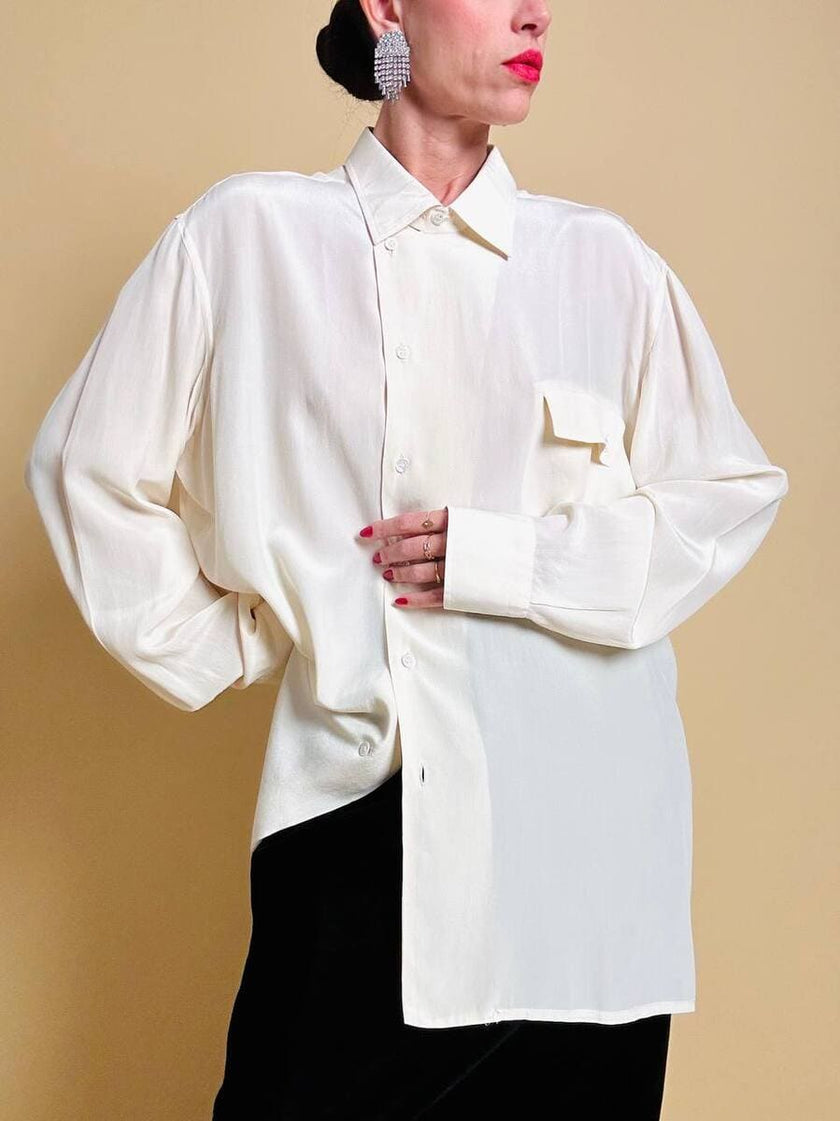 Camicia oversize in seta avorio con abbottonatura asimmetrica “Gigi Pary”