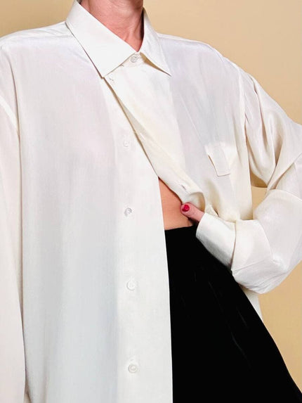 Camicia oversize in seta avorio con abbottonatura asimmetrica “Gigi Pary”